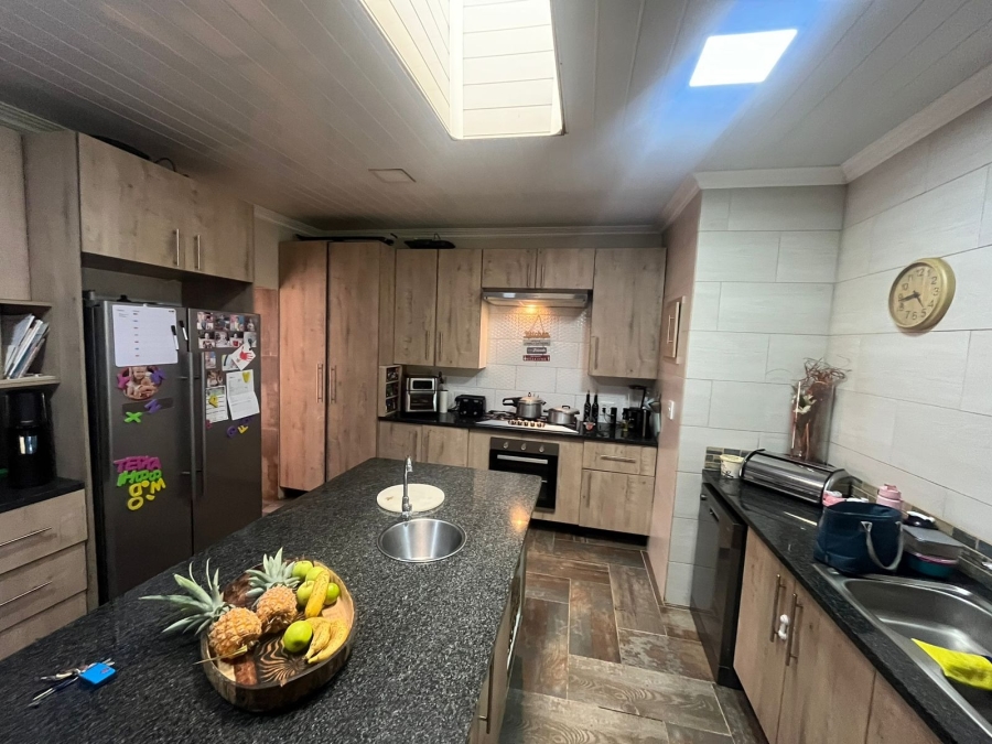 4 Bedroom Property for Sale in Protea Park North West